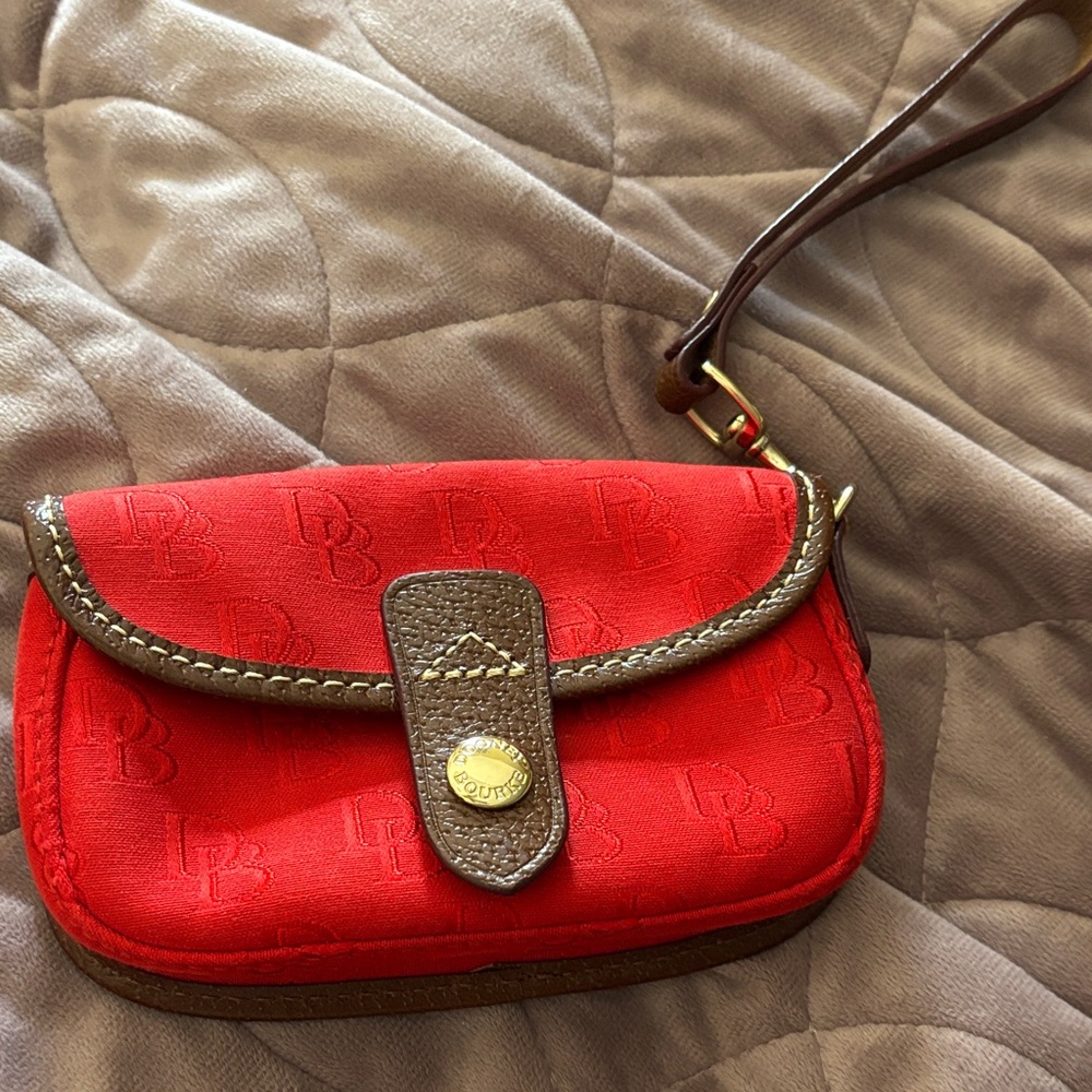 Dooney Women's clutch coins